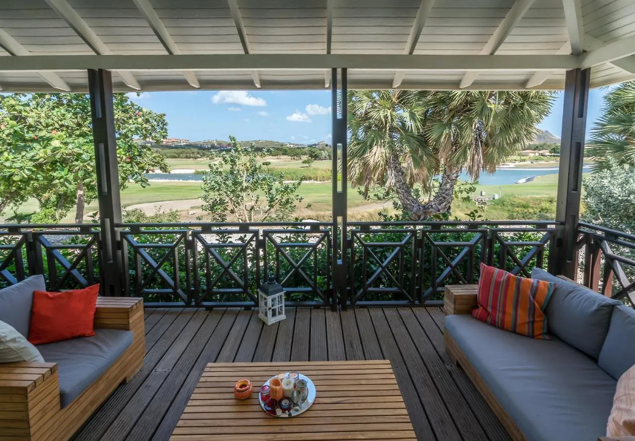 Blue Bay Beach Villa At Pool And Golfcourse location